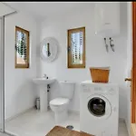 Amrita Bed and breakfast